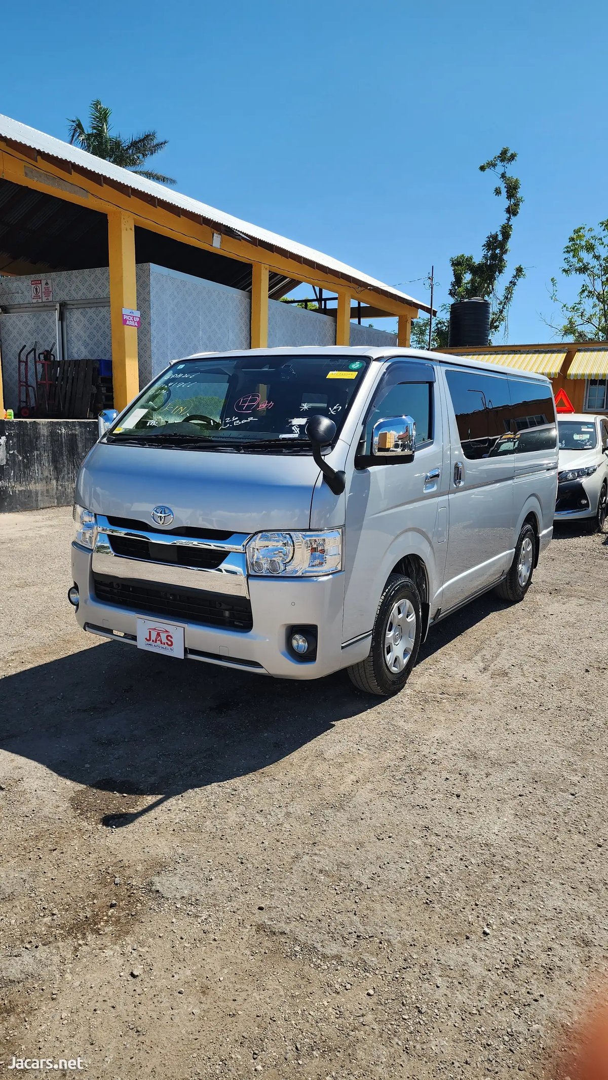 2020 TOYOTA Hiace