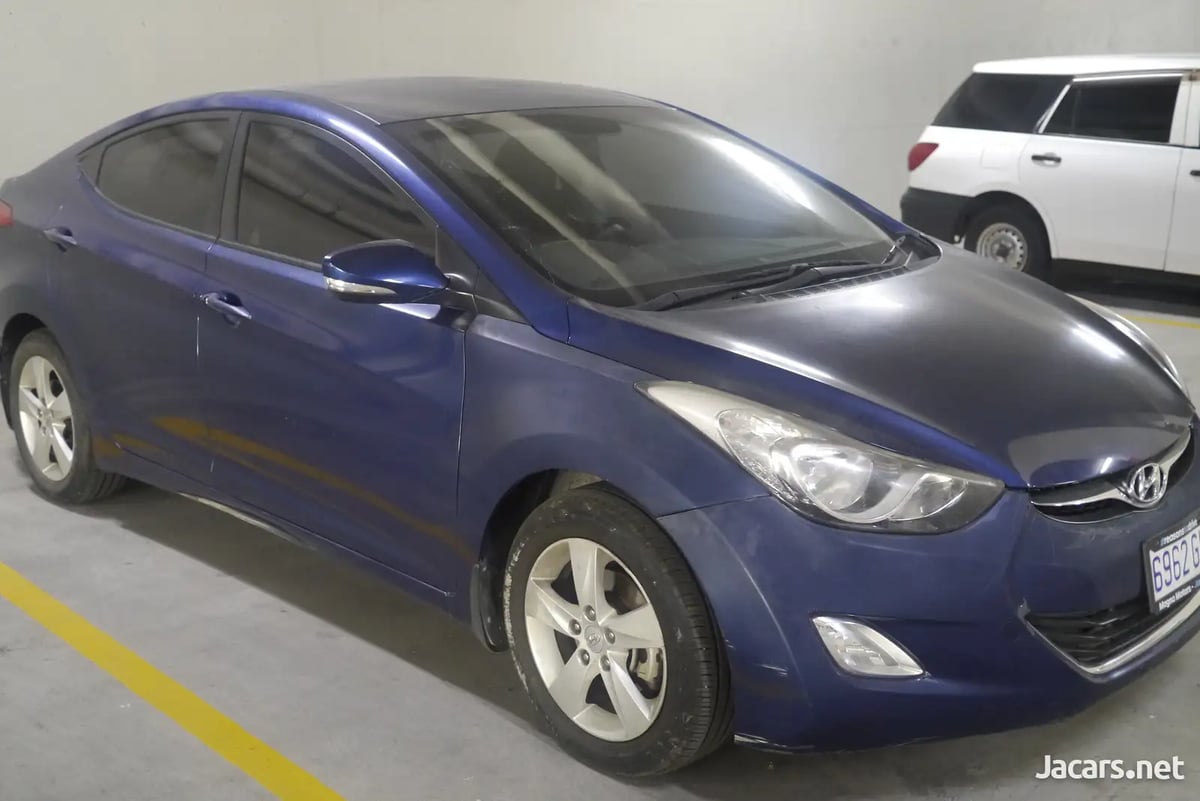 2013 HYUNDAI Elantra