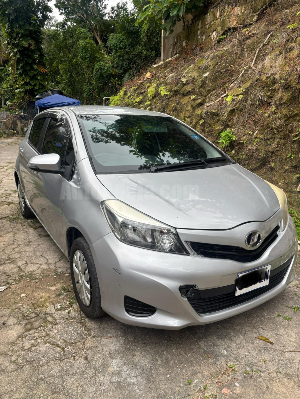 2013 TOYOTA VITZ