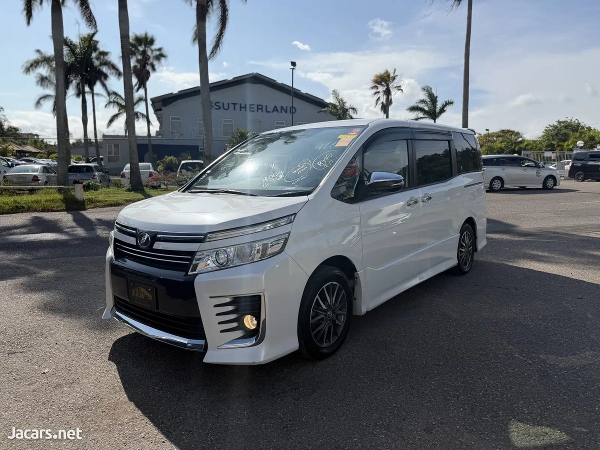 2016 TOYOTA Voxy