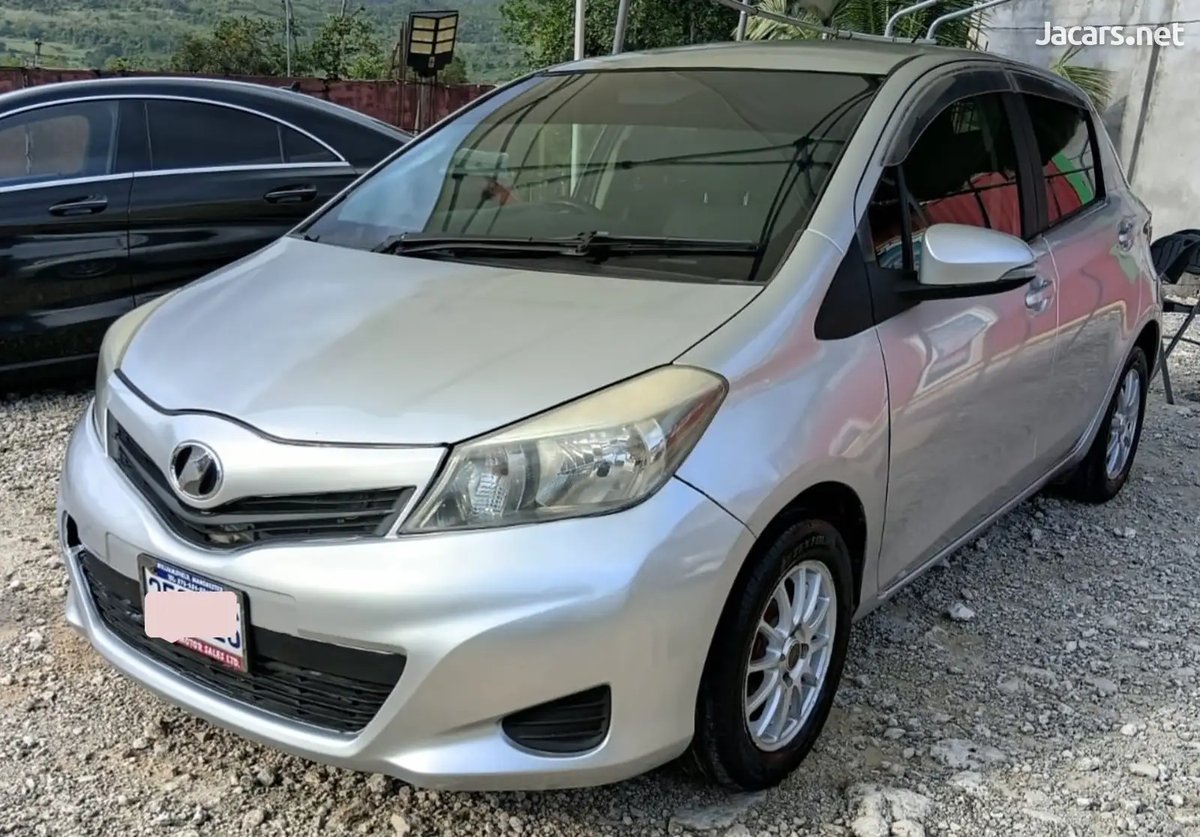 2012 TOYOTA Vitz