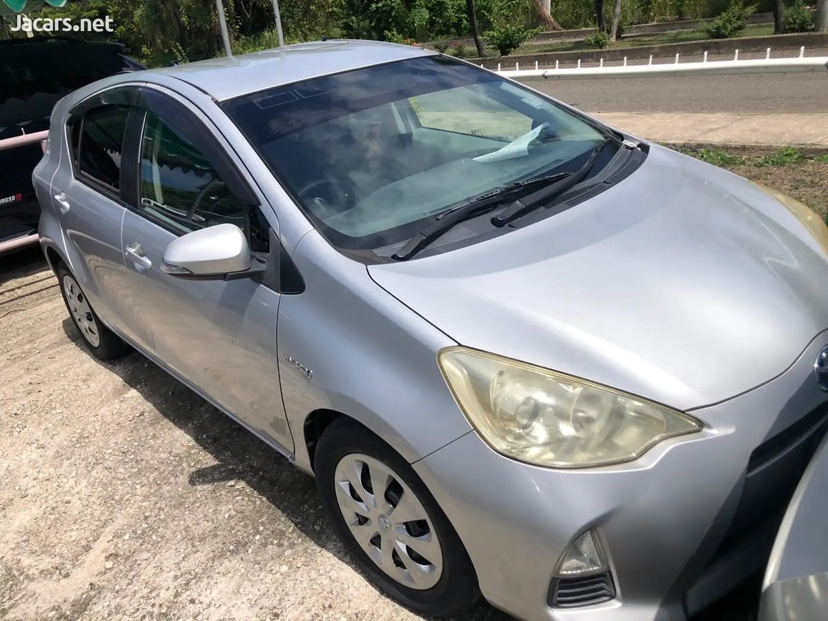 2013 TOYOTA Aqua
