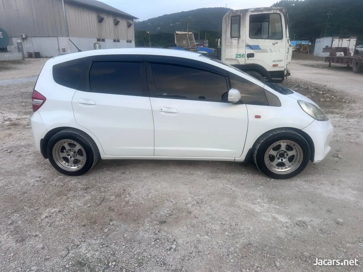 2012 HONDA Fit