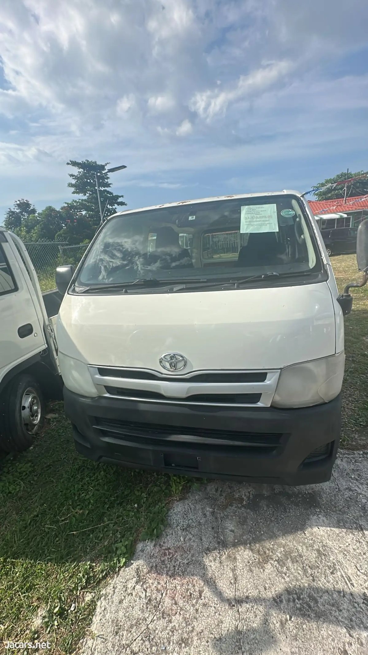 2011 TOYOTA Hiace