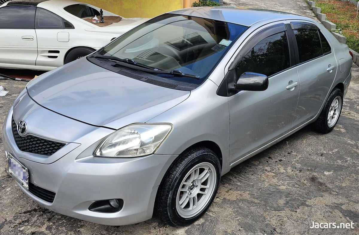 2009 TOYOTA Belta
