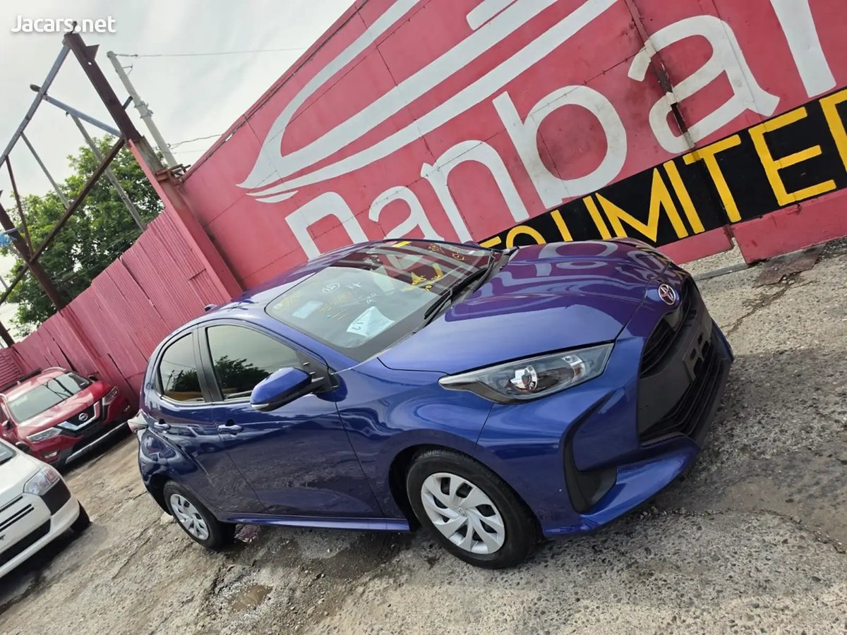 2022 TOYOTA Vitz