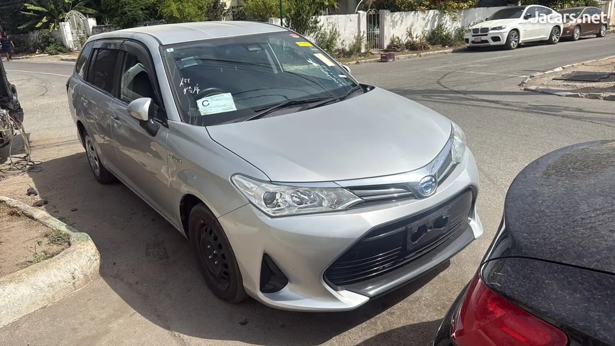2018 TOYOTA Fielder