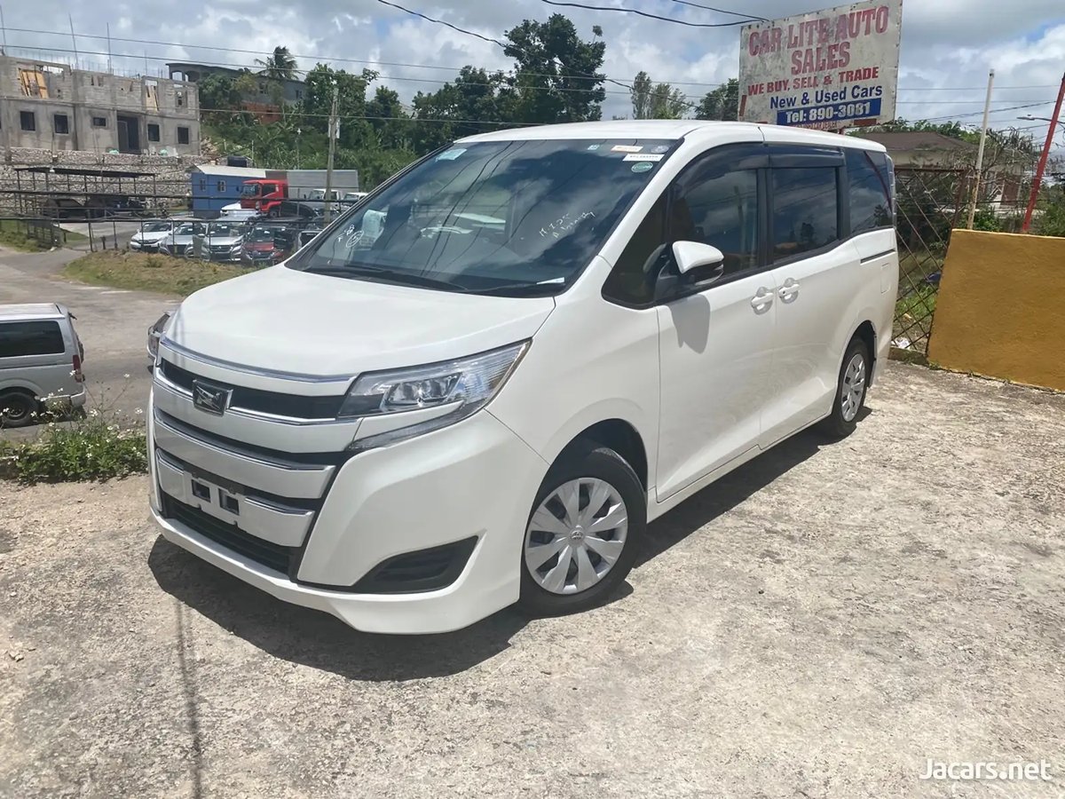 2019 TOYOTA Noah