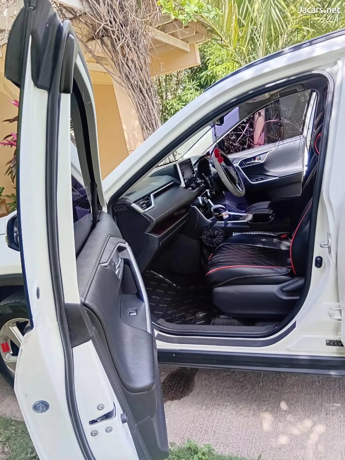 2020 TOYOTA RAV4