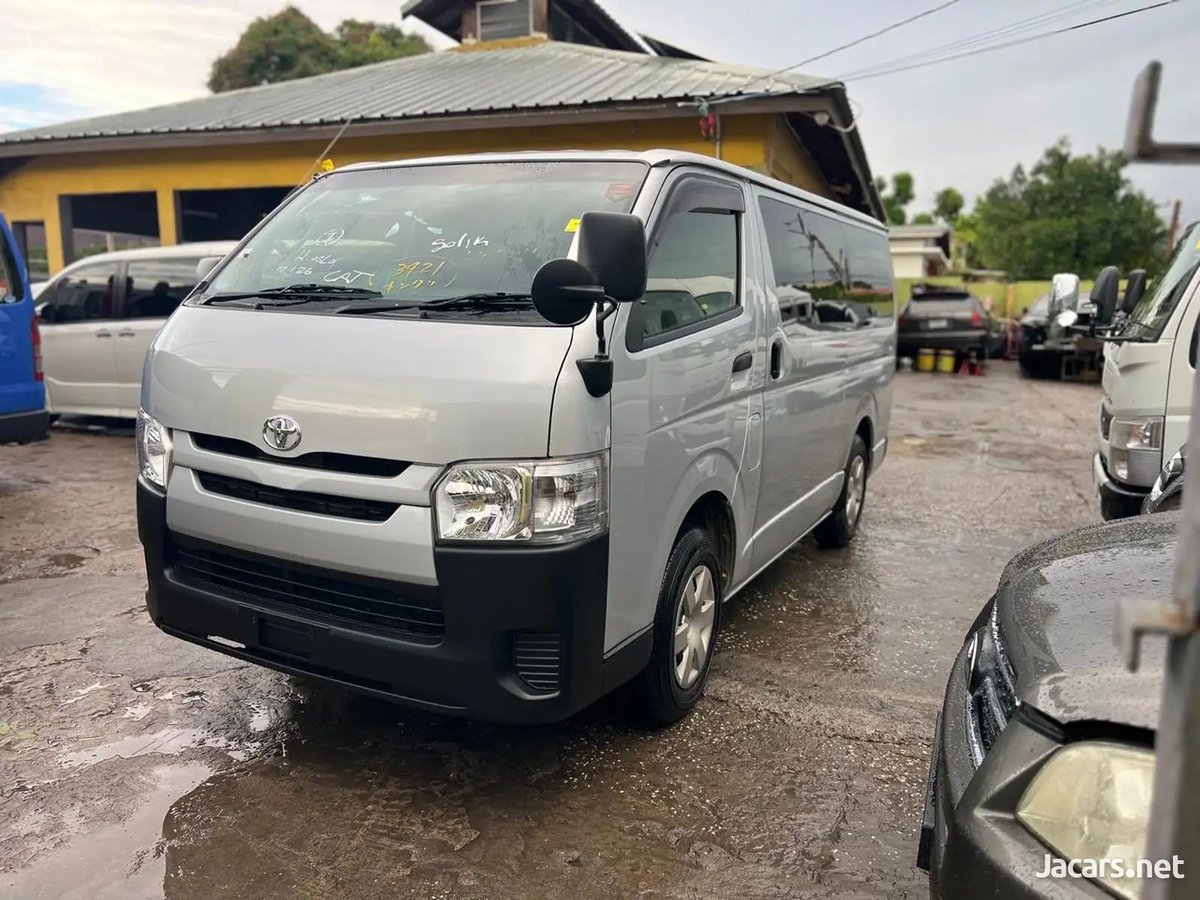 2016 TOYOTA Hiace