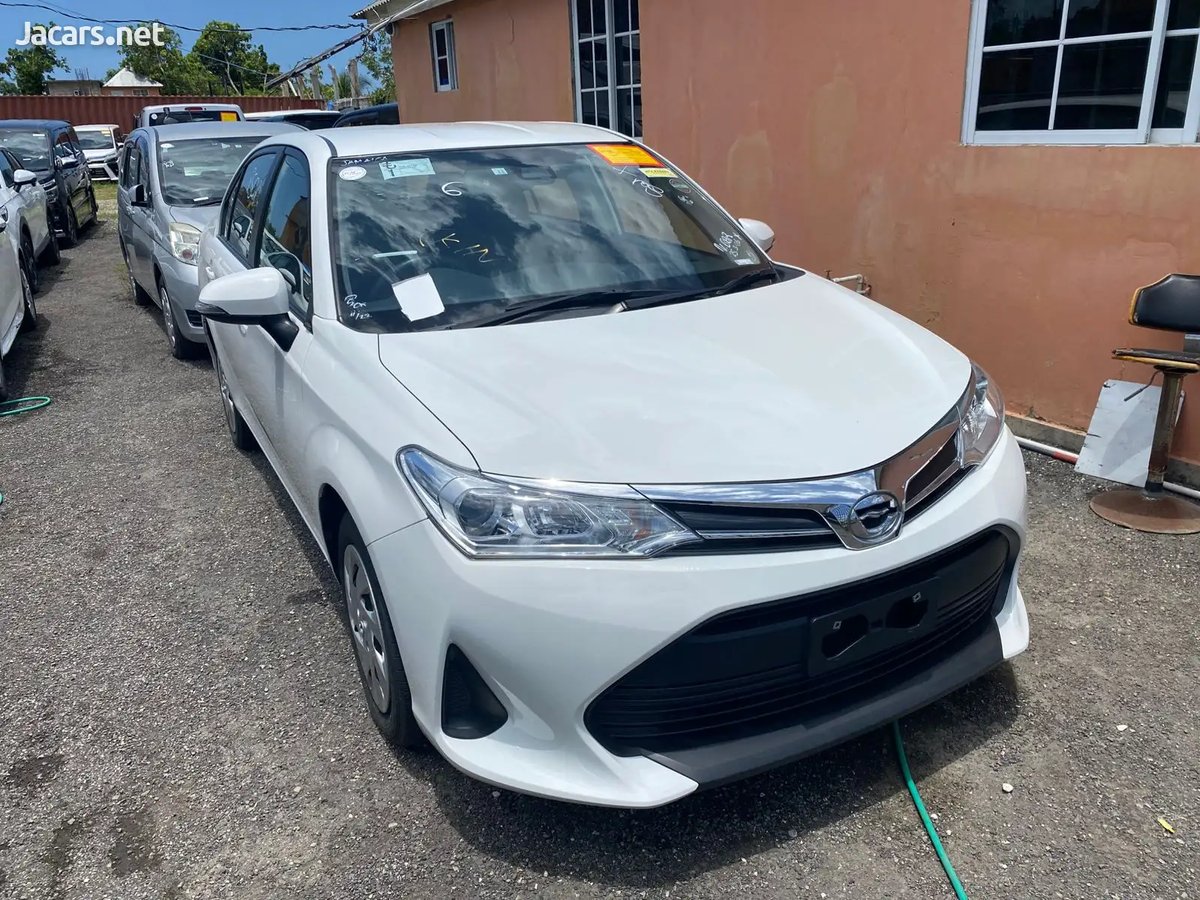 2020 TOYOTA Axio
