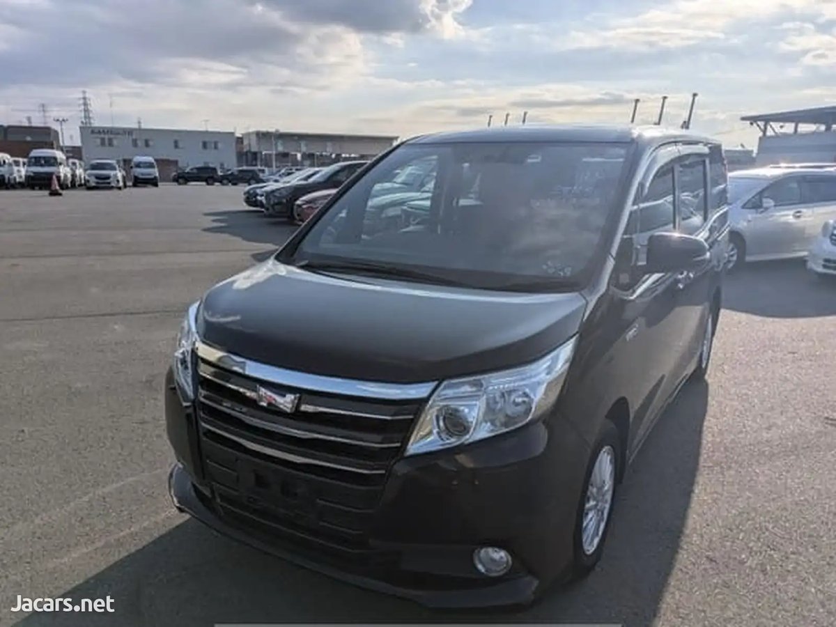 2016 TOYOTA Noah