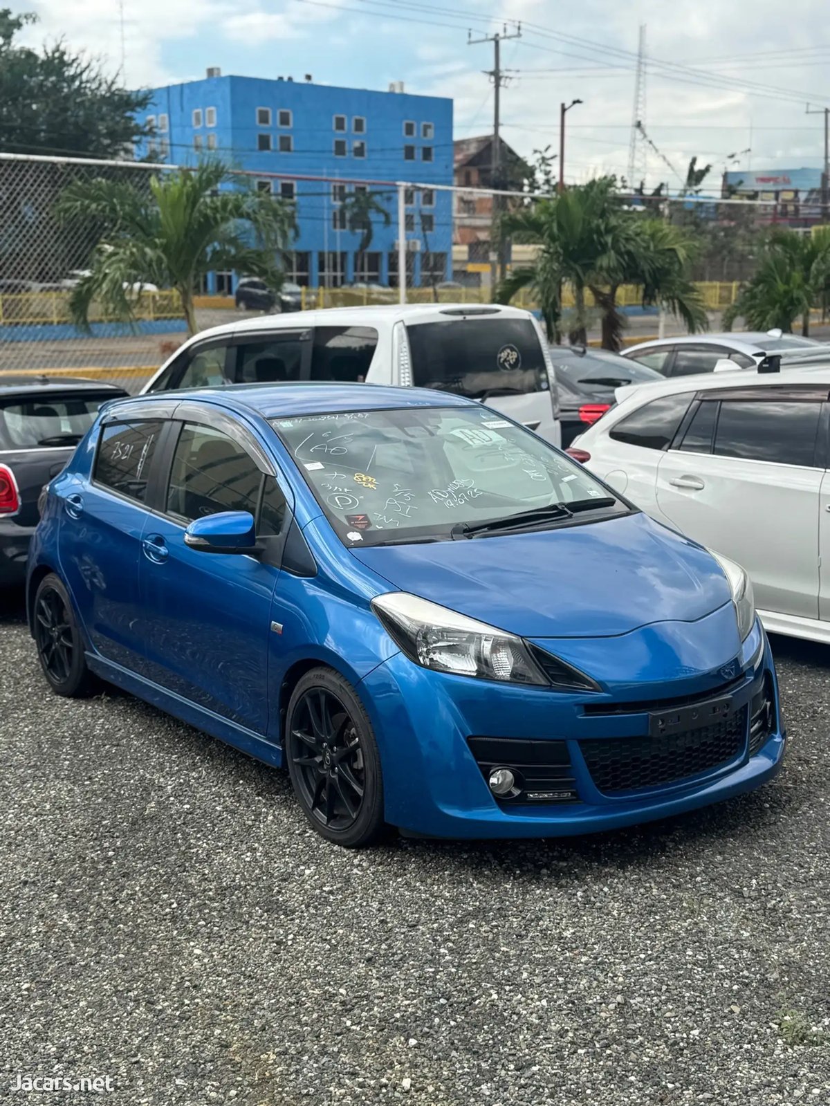 2016 TOYOTA Vitz