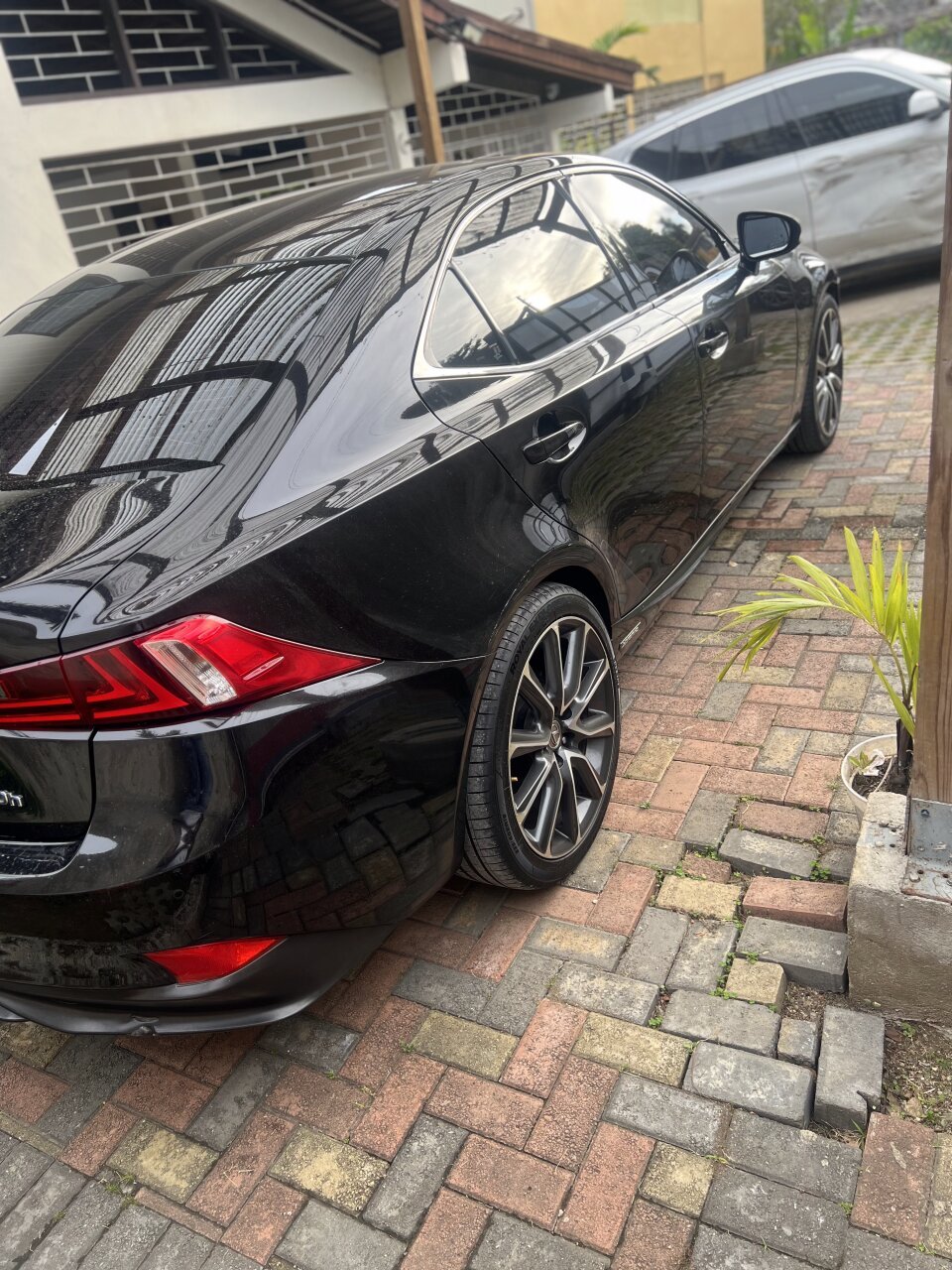 2014 LEXUS is 300h