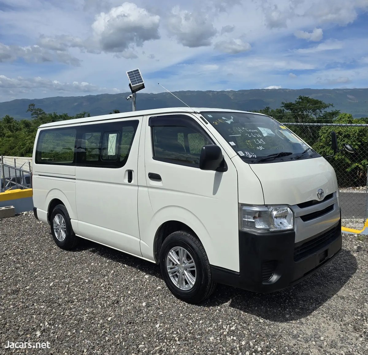 2016 TOYOTA Hiace