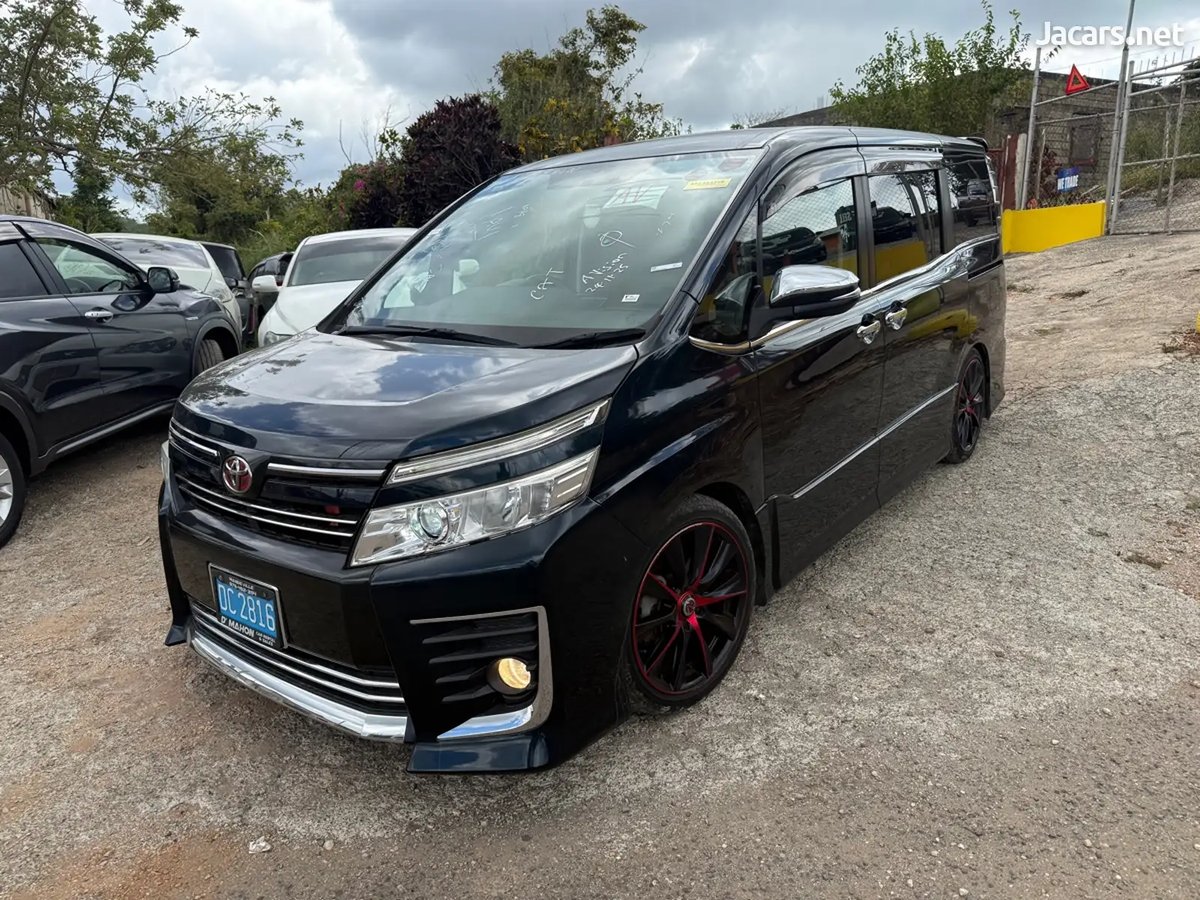 2016 TOYOTA Voxy