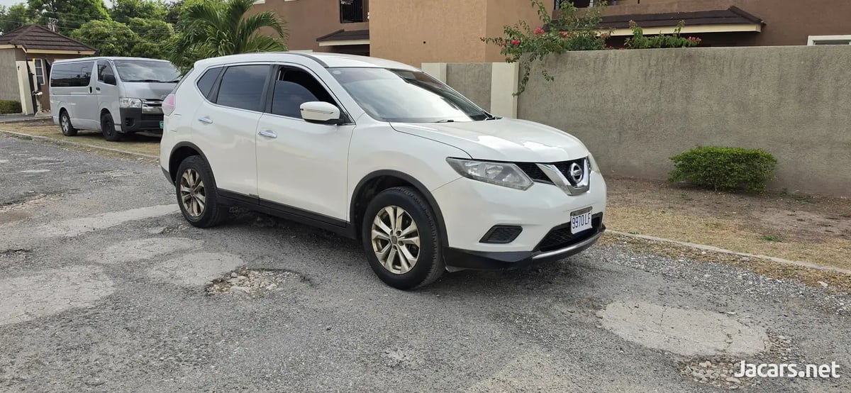 2016 NISSAN X-Trail