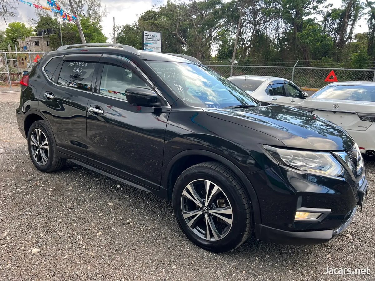 2019 NISSAN X-Trail