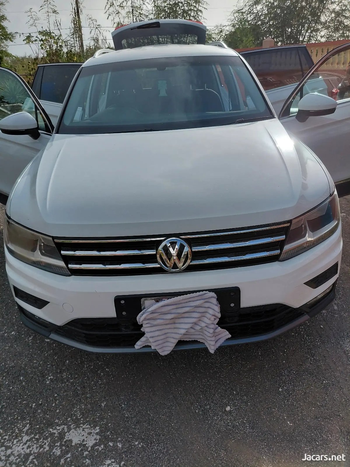 2020 VOLKSWAGEN Tiguan