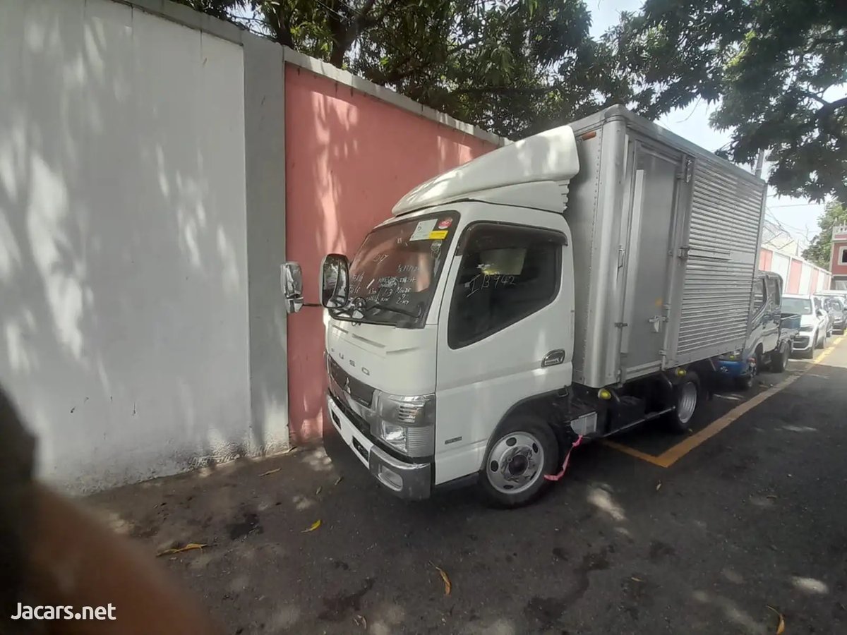 2017 MITSUBISHI Fuso