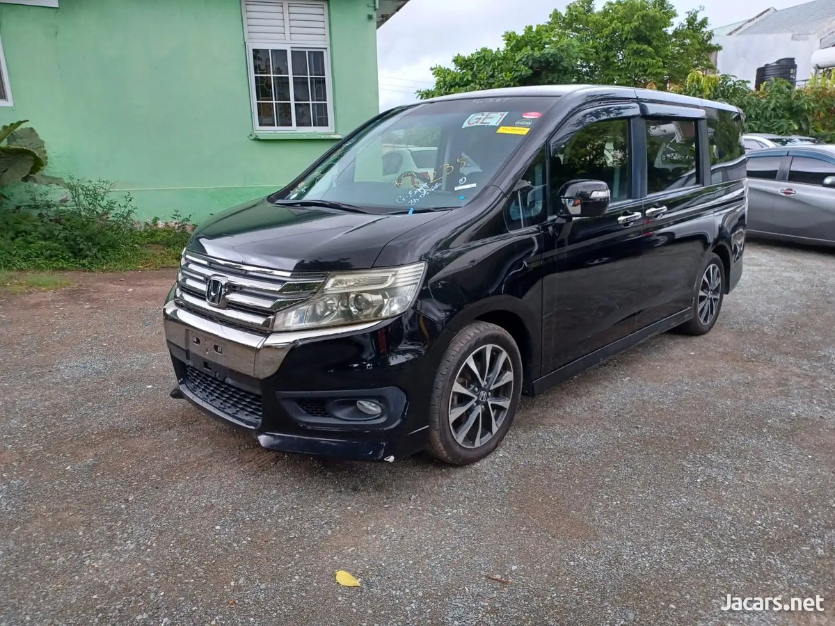 2014 HONDA Stepwgn