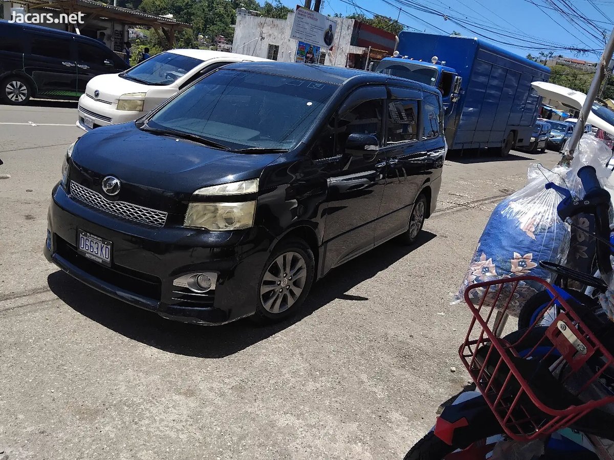 2012 TOYOTA Voxy