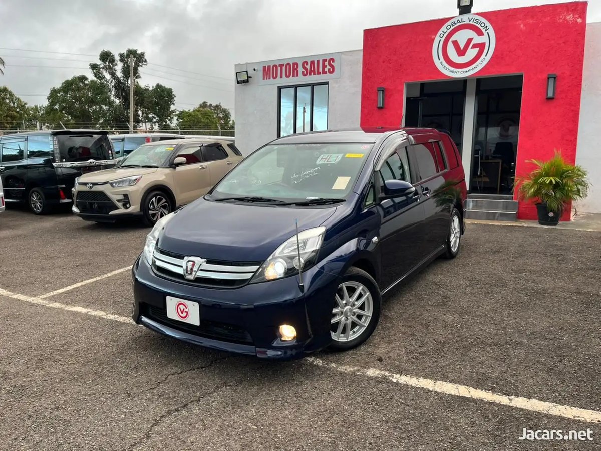 2015 TOYOTA Isis