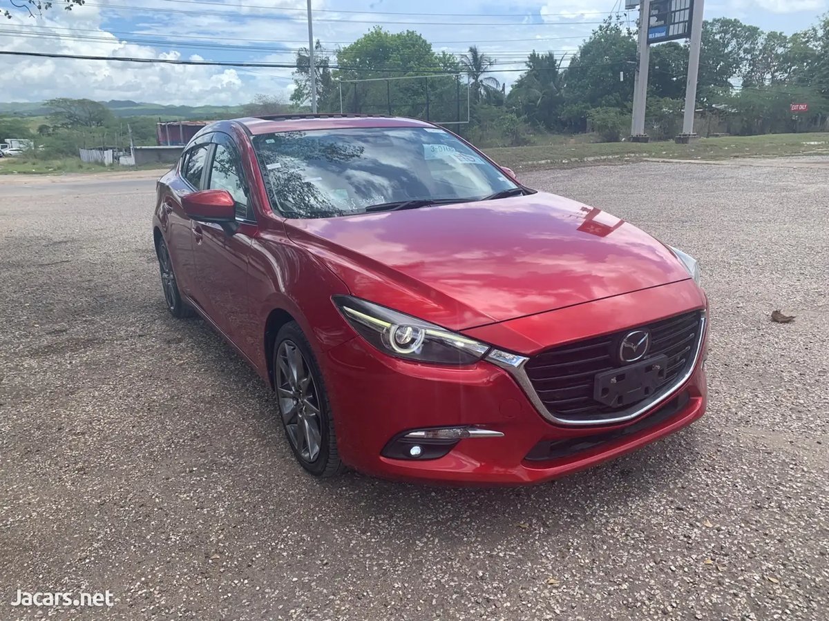 2017 MAZDA Axela