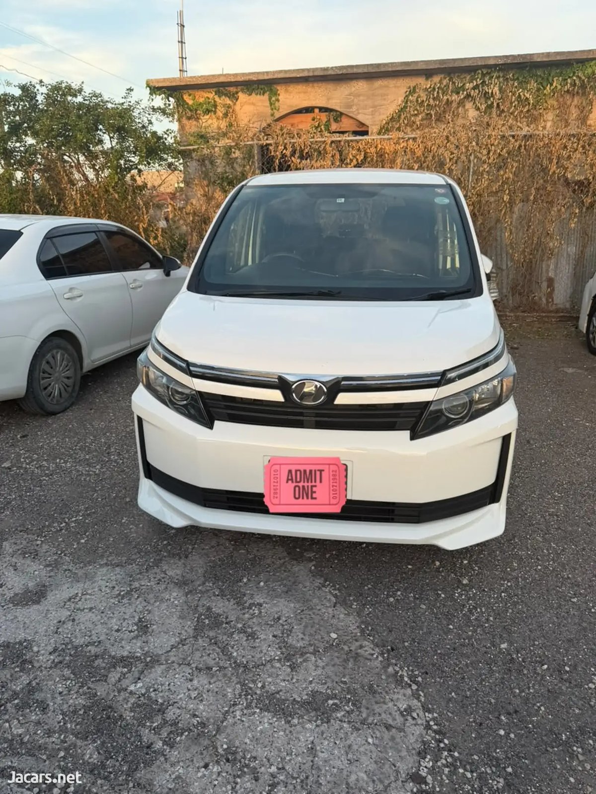 2014 TOYOTA Voxy