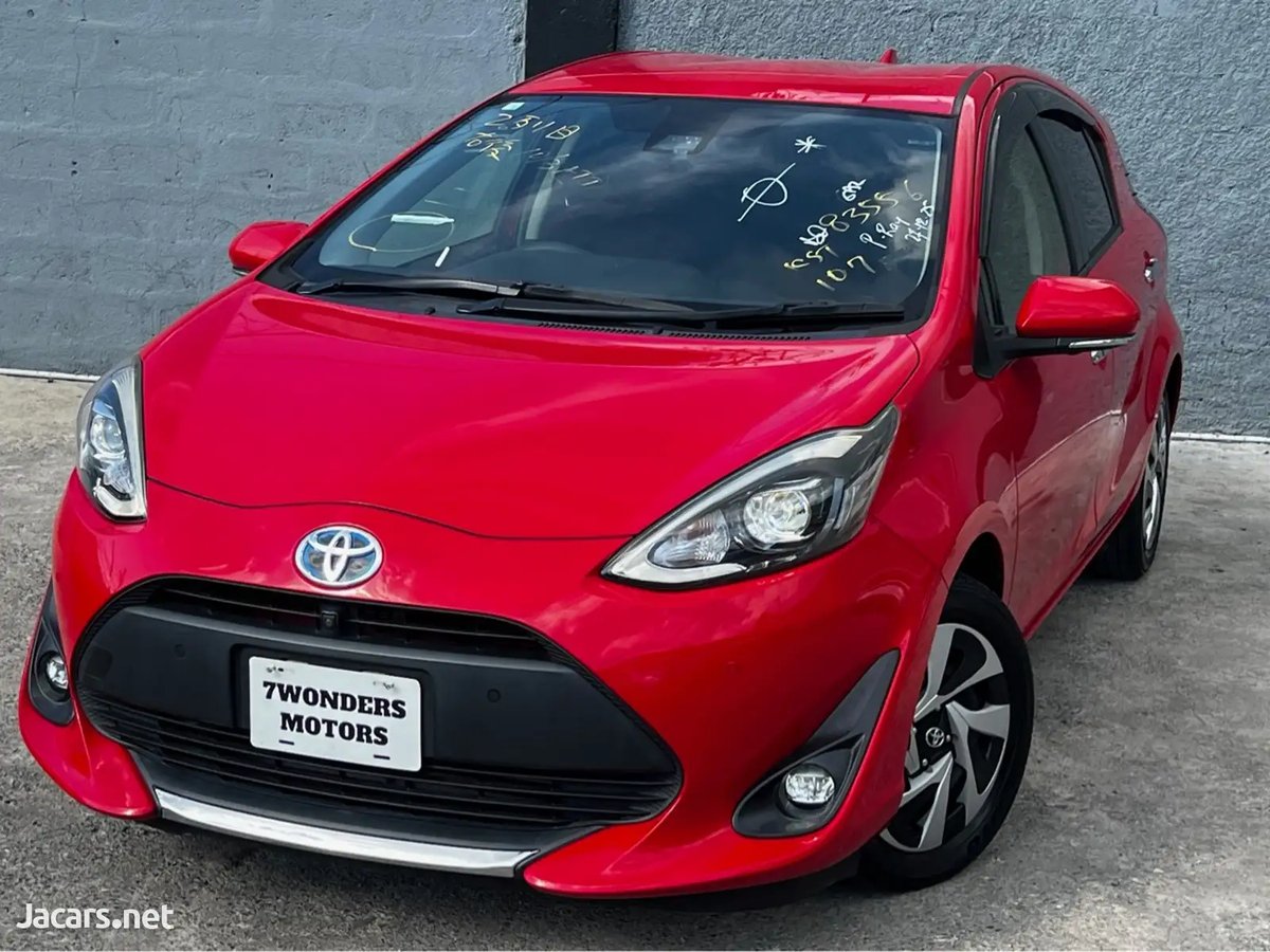 2020 TOYOTA Aqua