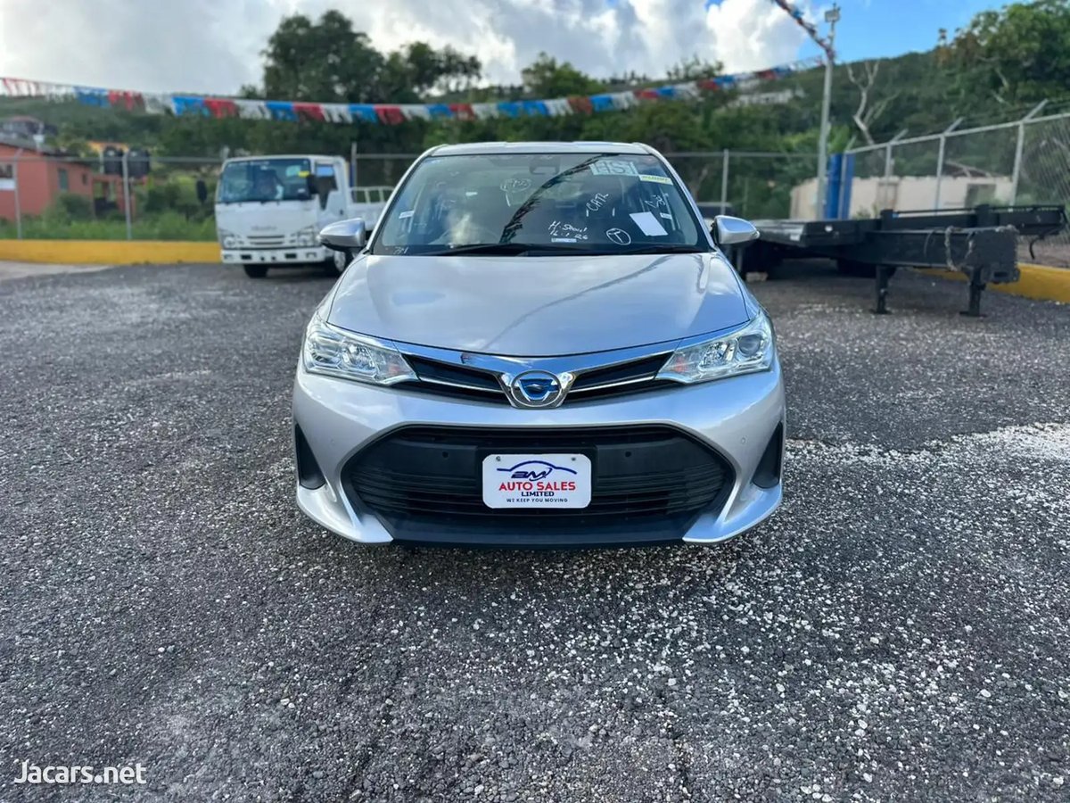 2020 TOYOTA Axio