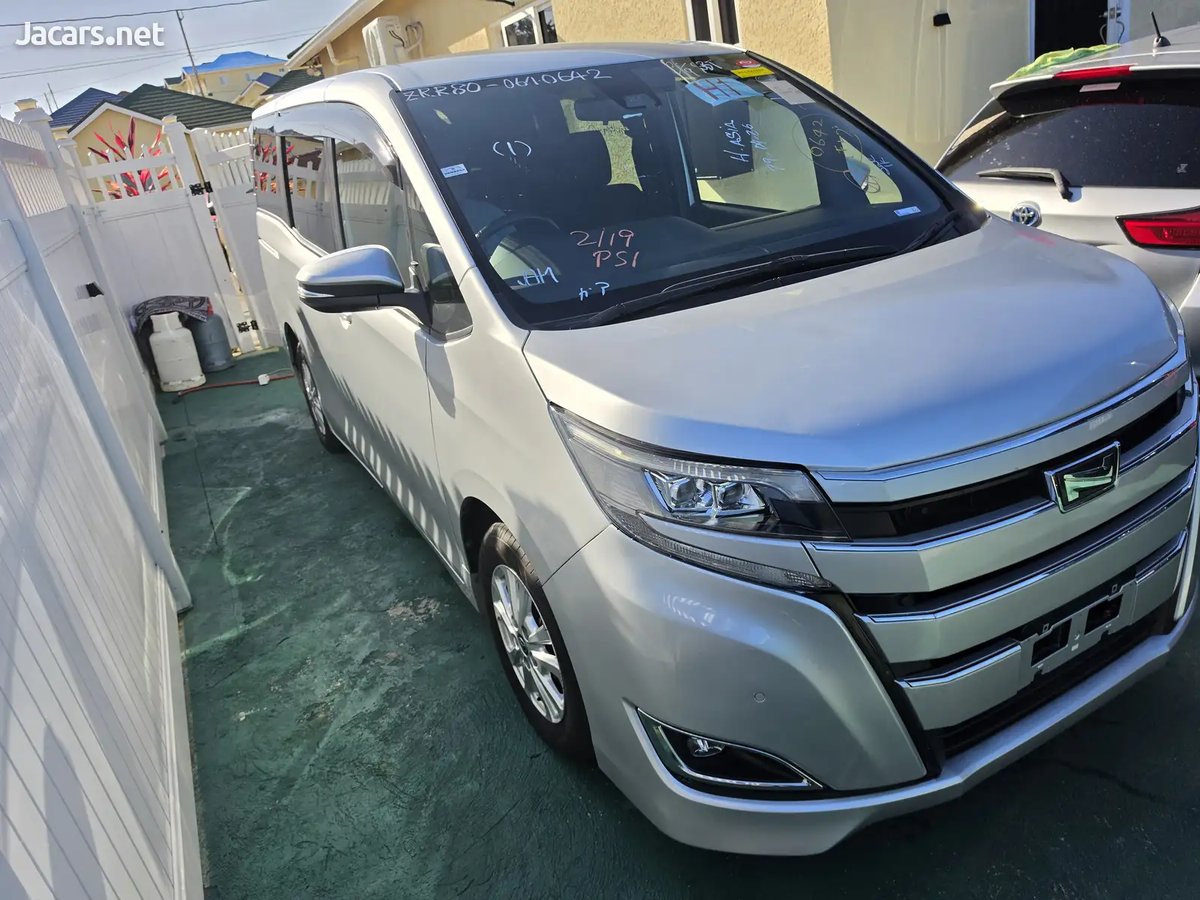 2020 TOYOTA Noah