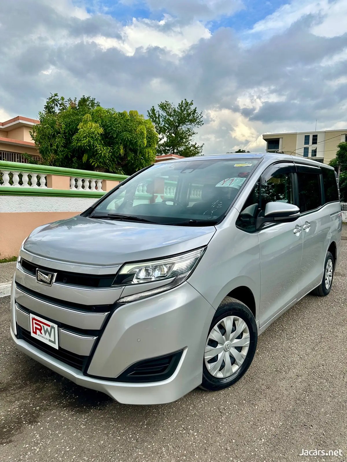 2020 TOYOTA Noah