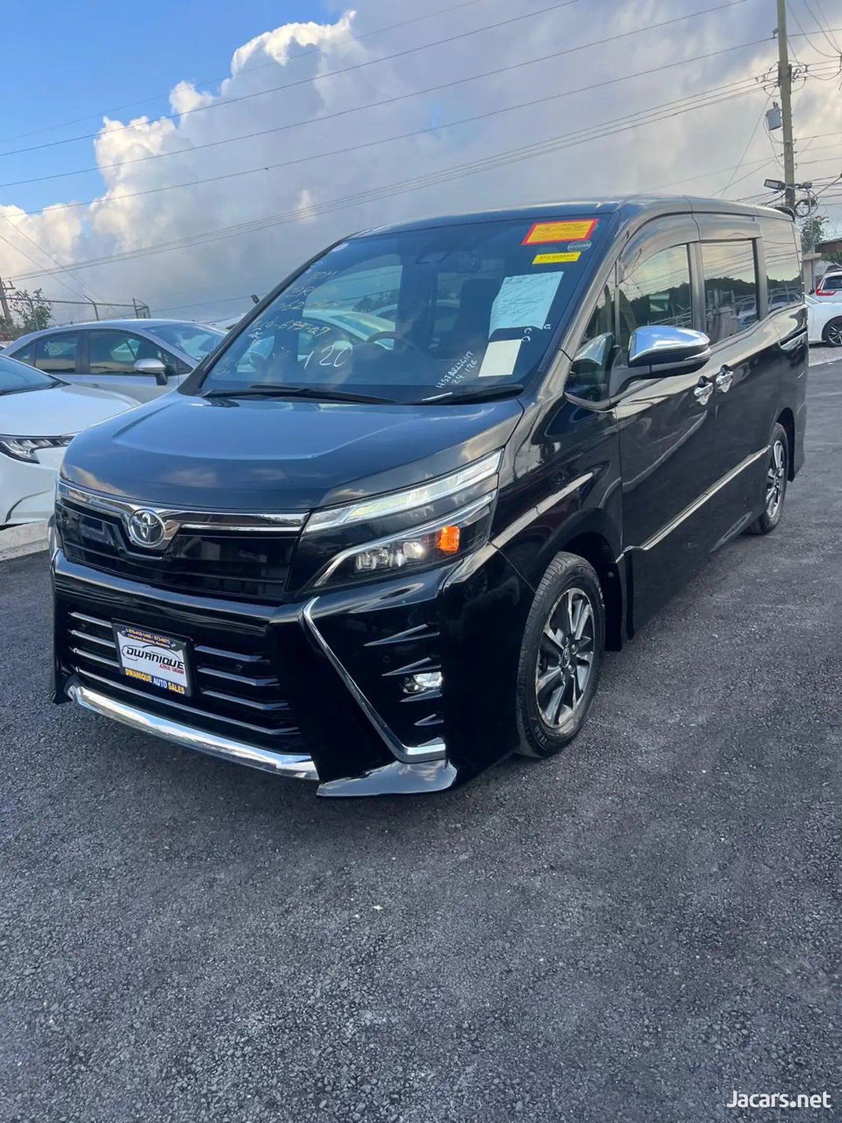 2020 TOYOTA Voxy