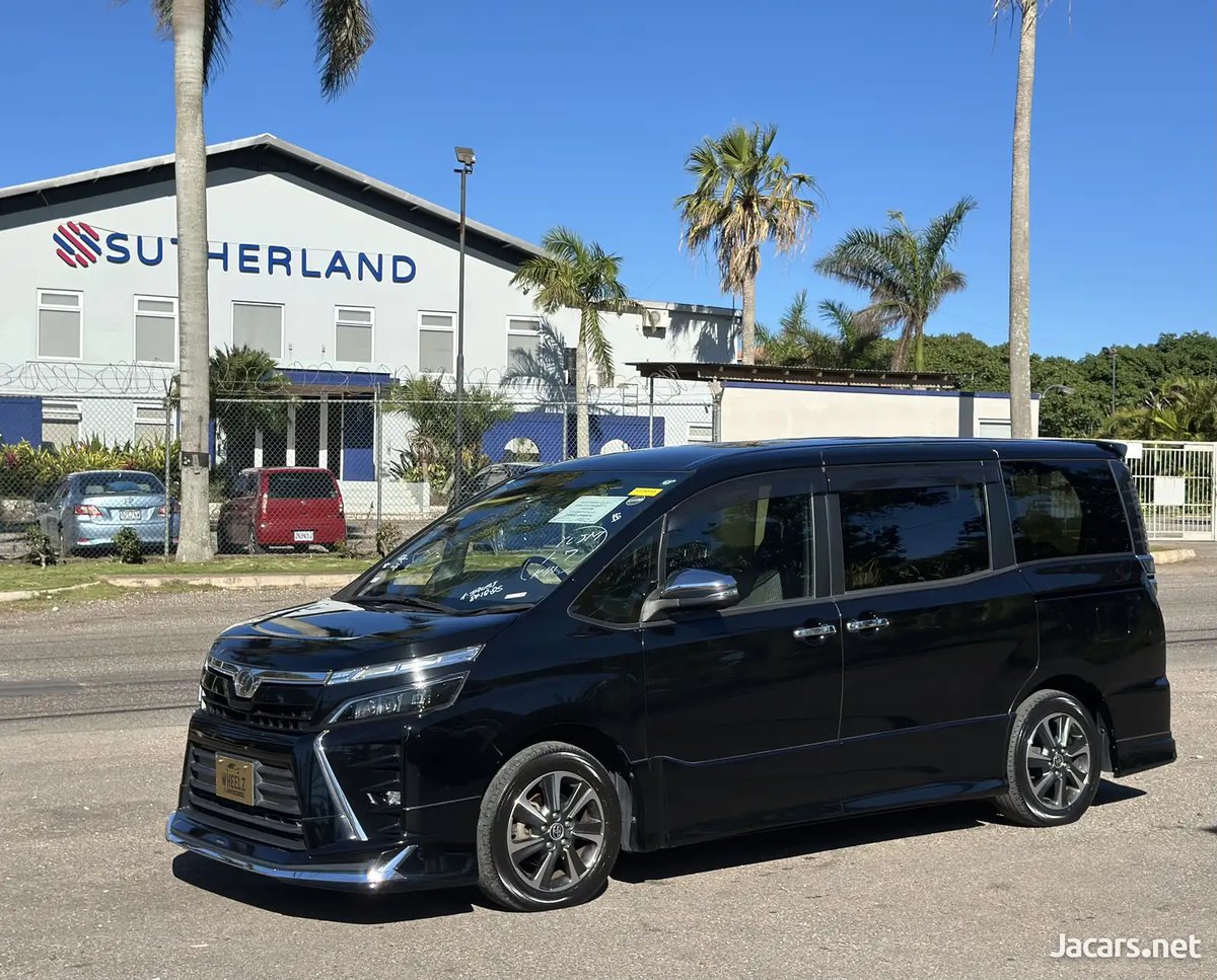 2019 TOYOTA Voxy