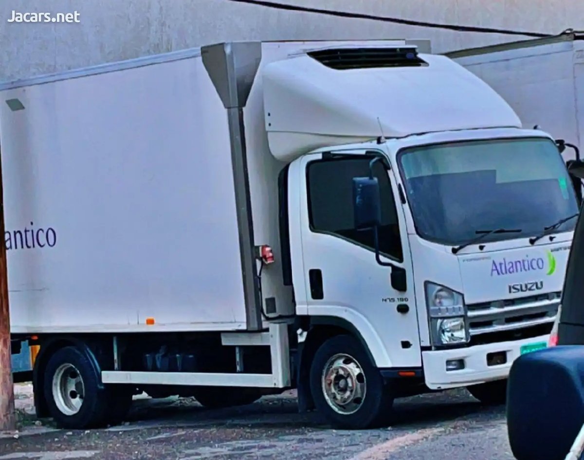 2010 ISUZU Truck