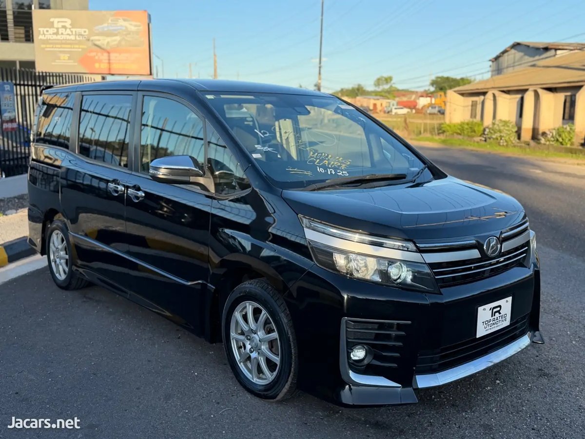 2016 TOYOTA Voxy