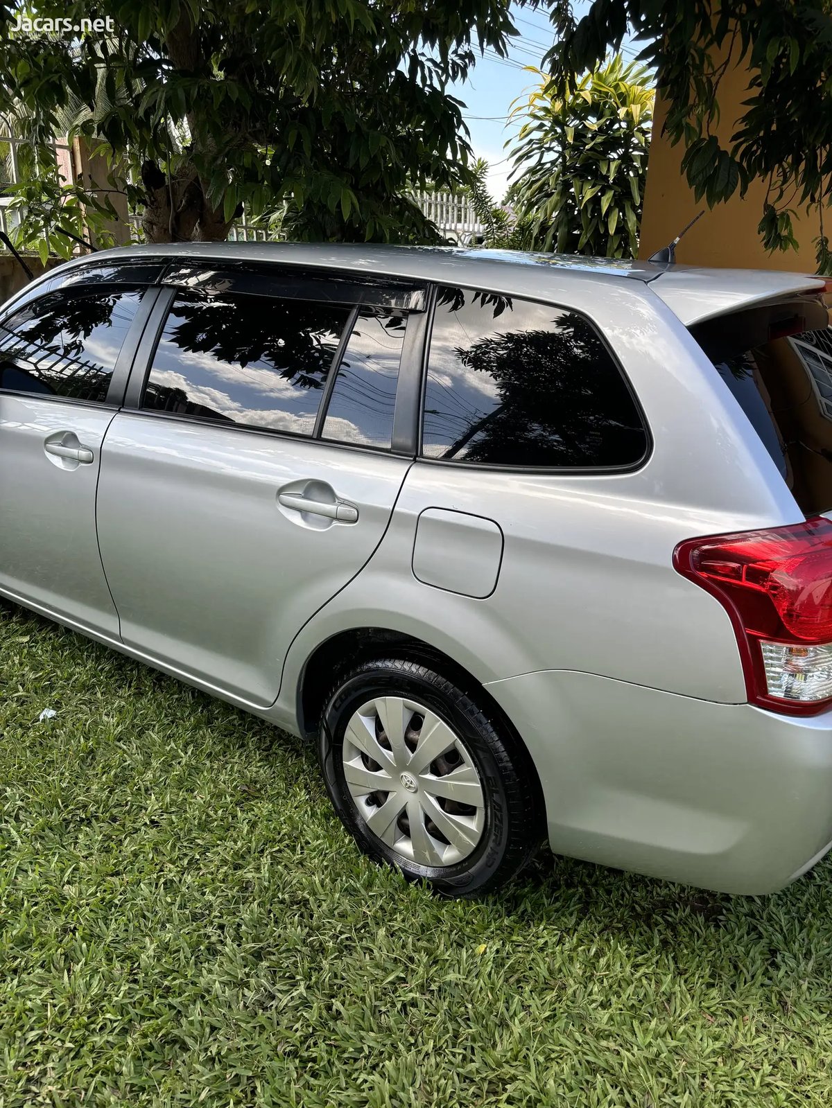 2013 TOYOTA Fielder