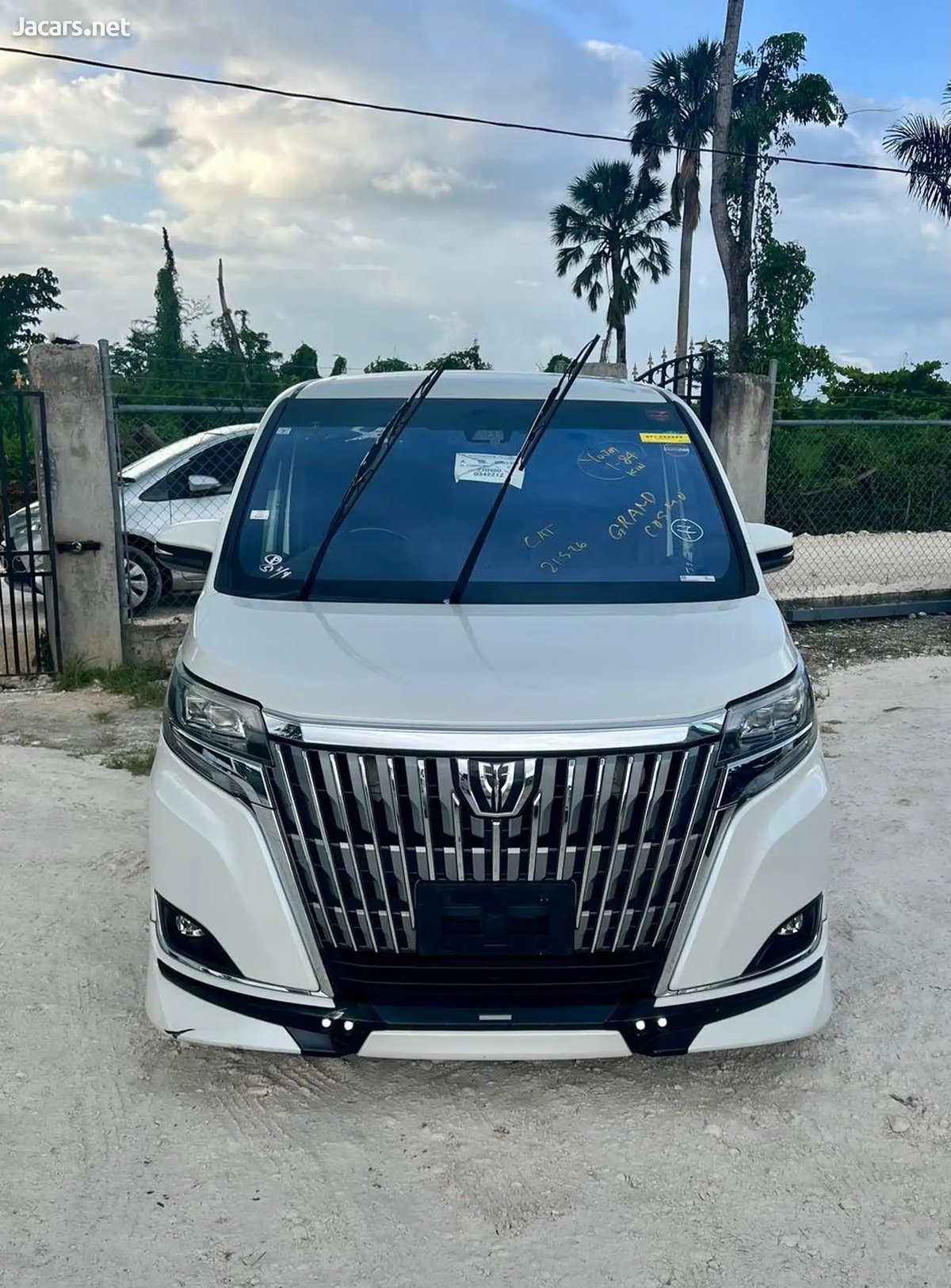 2017 TOYOTA Esquire