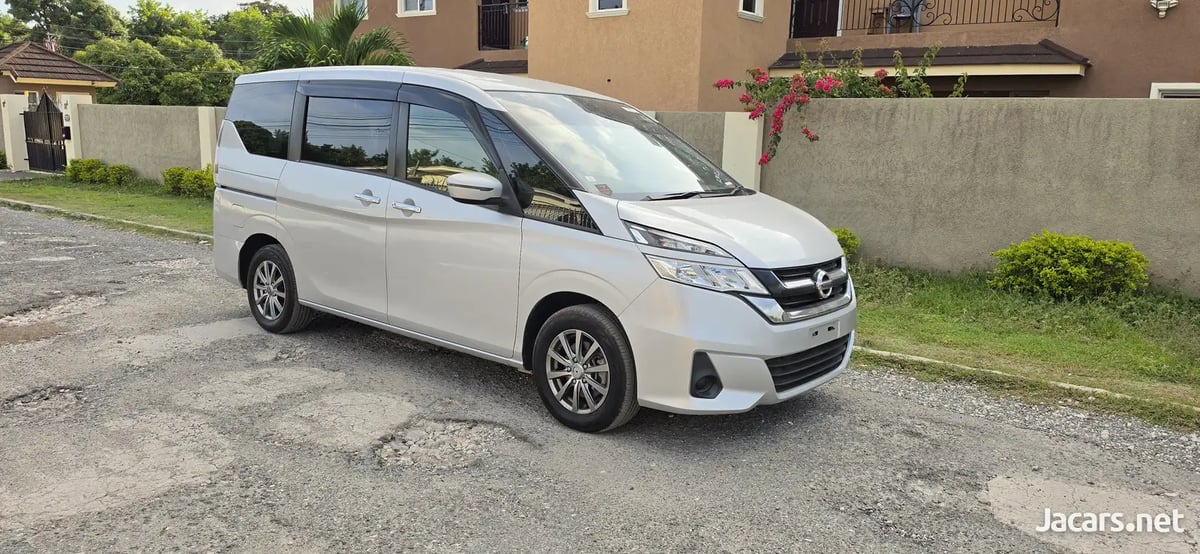 2018 NISSAN Serena