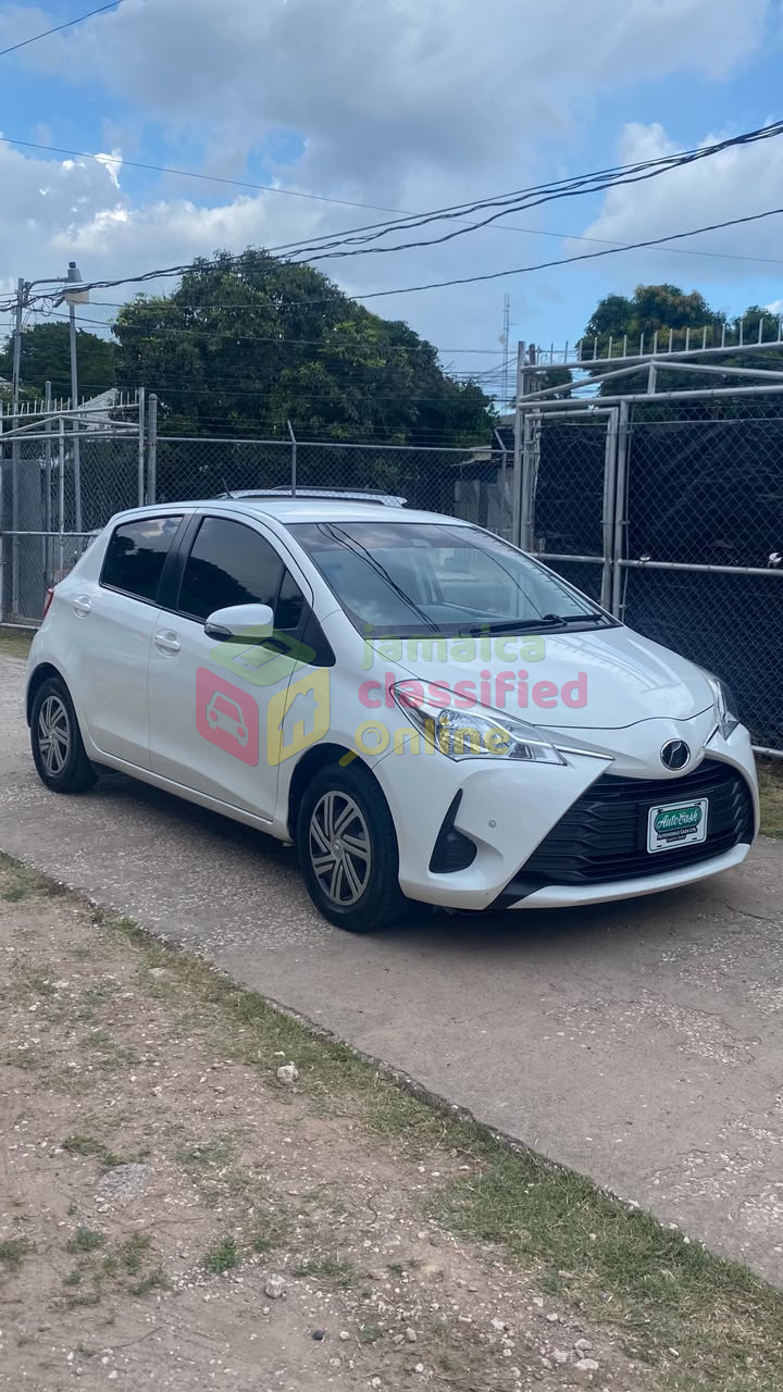 2018 TOYOTA Vitz