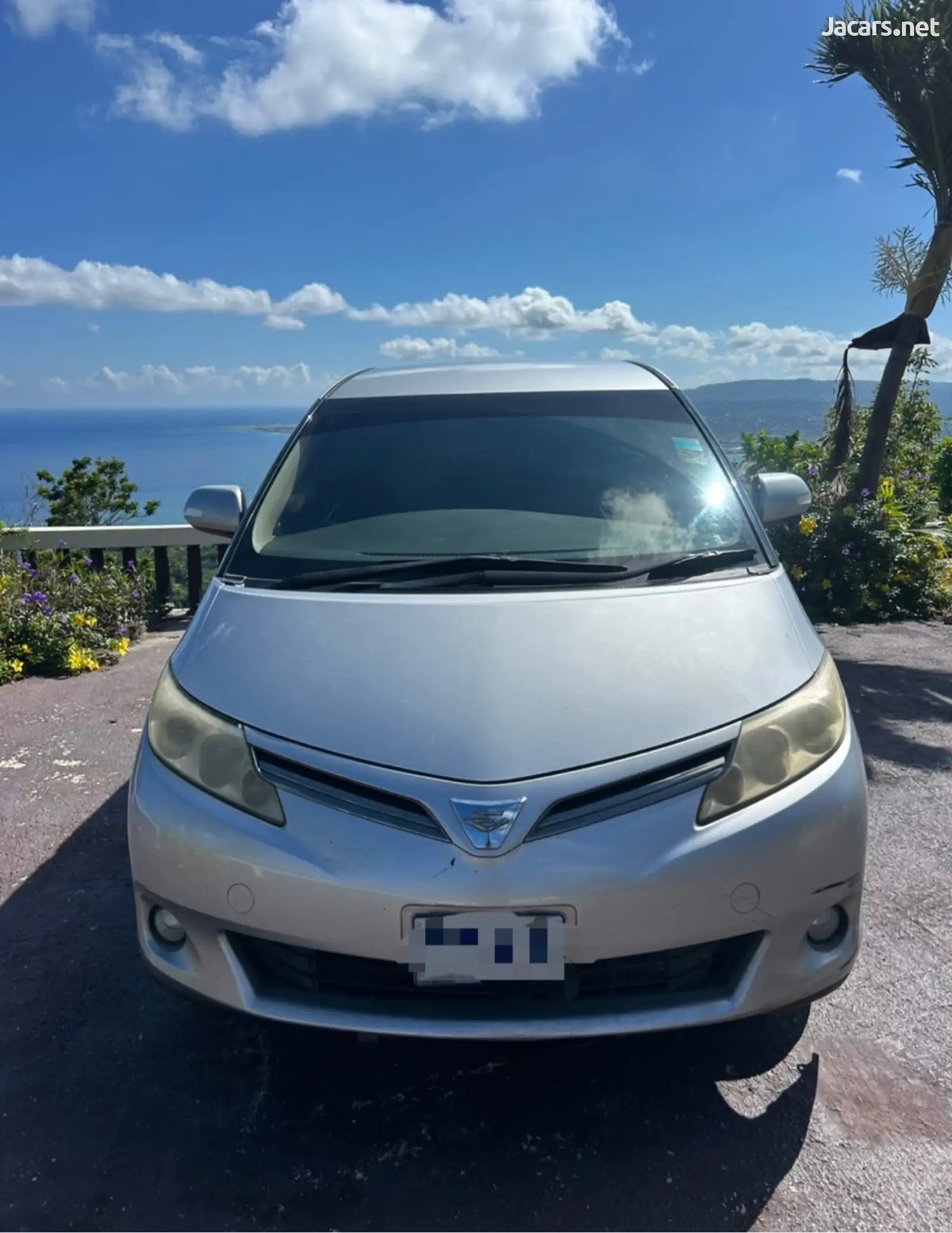 2014 TOYOTA Estima