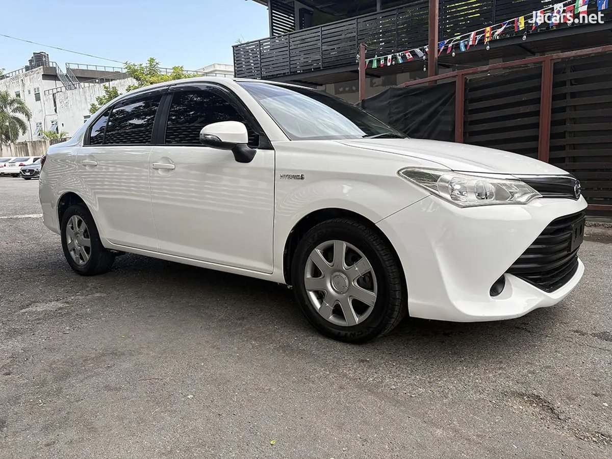 2017 TOYOTA Axio