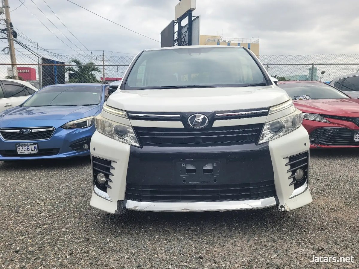 2016 TOYOTA Voxy