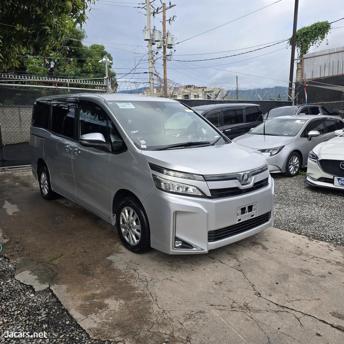 2020 TOYOTA Voxy
