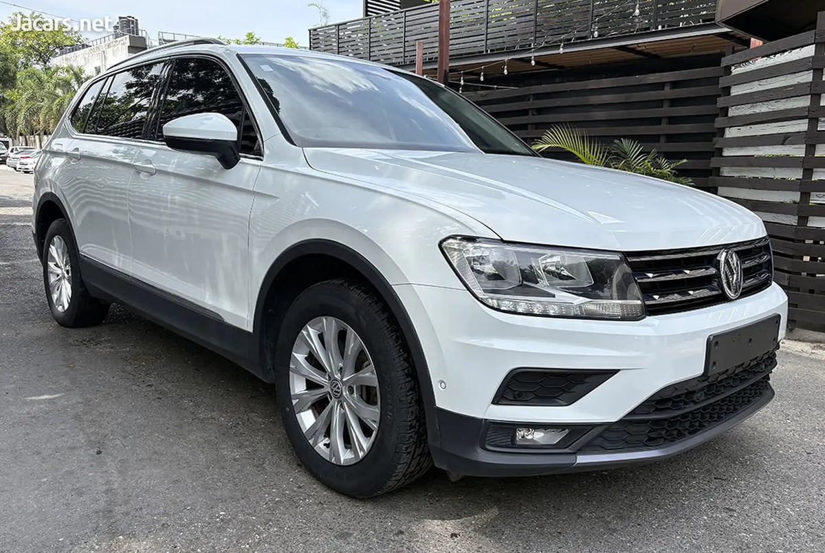 2021 VOLKSWAGEN Tiguan