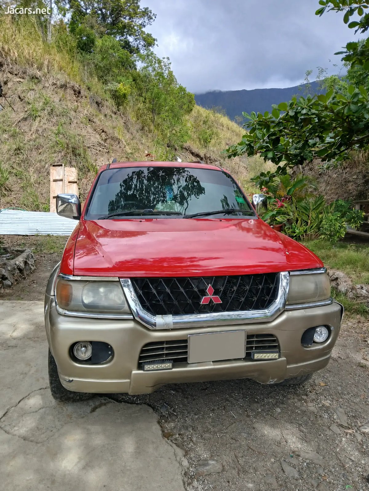 2002 MITSUBISHI Montero