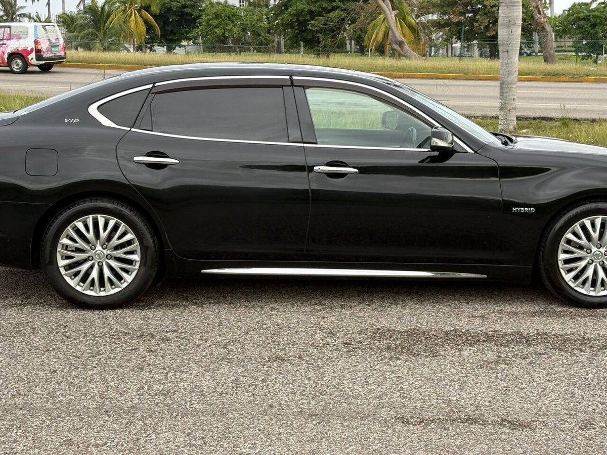 2018 NISSAN CIMA