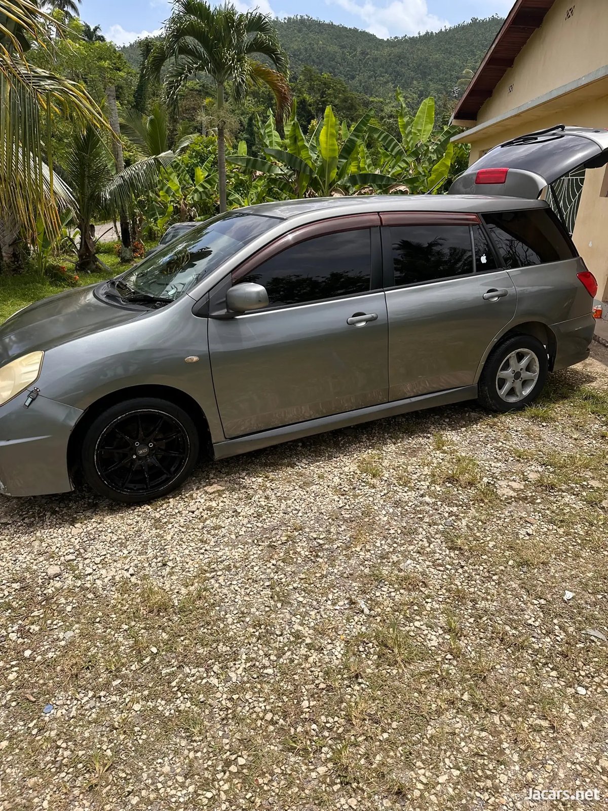 2010 NISSAN Wingroad