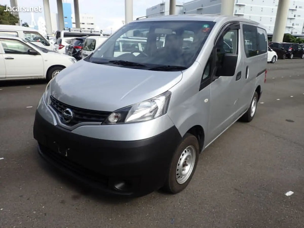 2020 NISSAN NV200